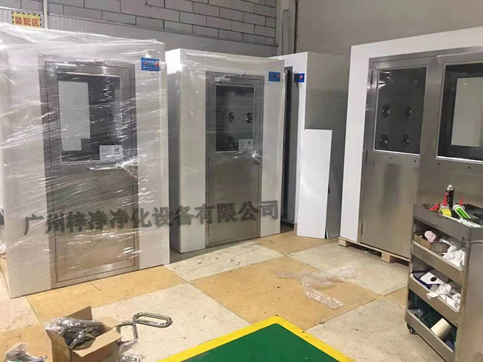 風(fēng)淋室的類型繁多，不同類型的風(fēng)淋室適用于不同的場(chǎng)合和需求