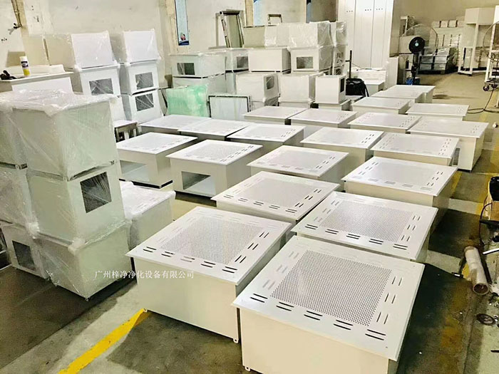 高效送風口通常安裝在潔凈室的天花板或墻壁上，送風面積較大，適用于大面積潔凈室。