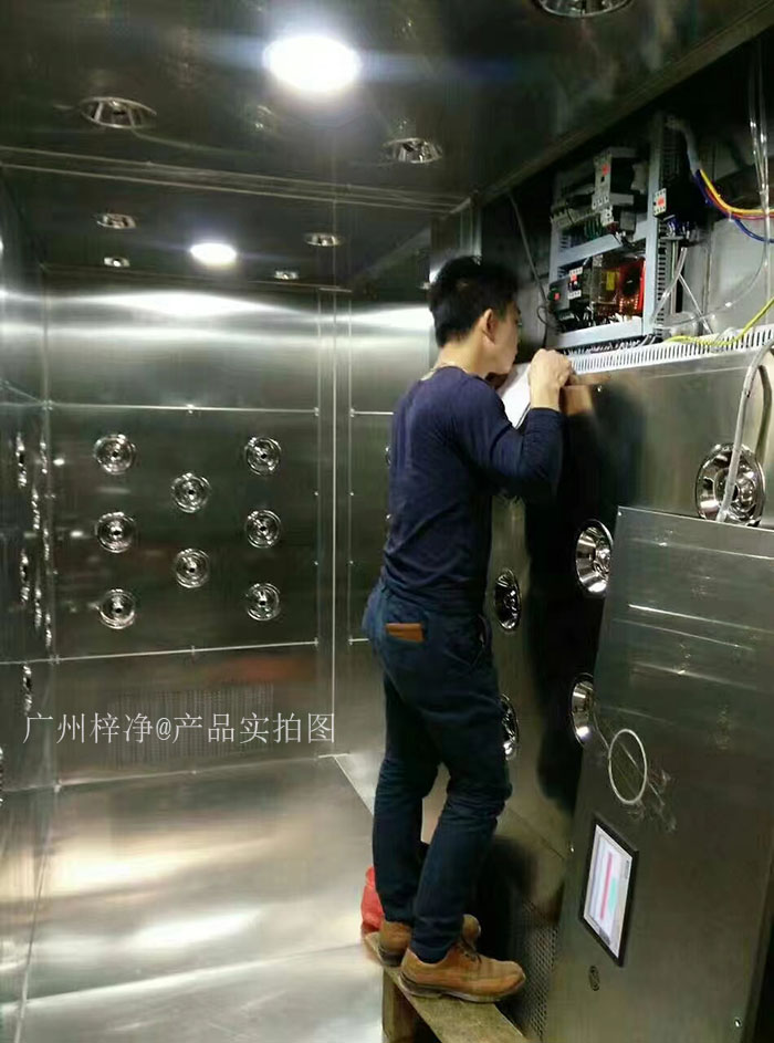 檢查風(fēng)淋室控制器是否損壞，按鈕是否失靈。