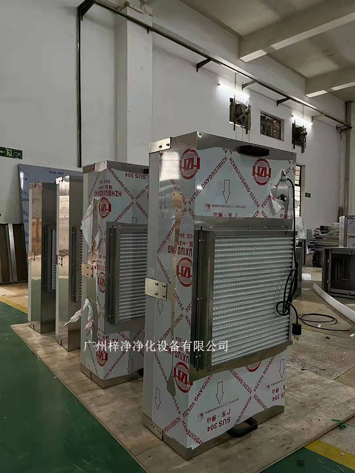 FFU是根據潔凈車間的面積和潔凈度等級，合理計算FFU的數量，確保每個區(qū)域都能達到所需的潔凈度。