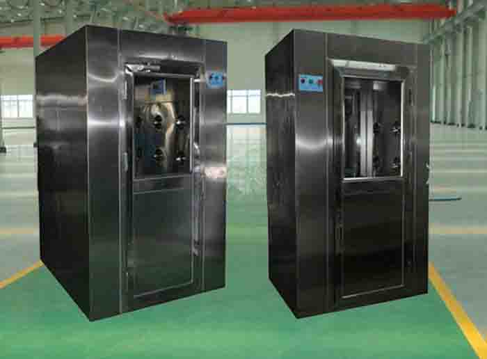 定期檢查風(fēng)淋室的風(fēng)機(jī)和風(fēng)嘴部件是否正常